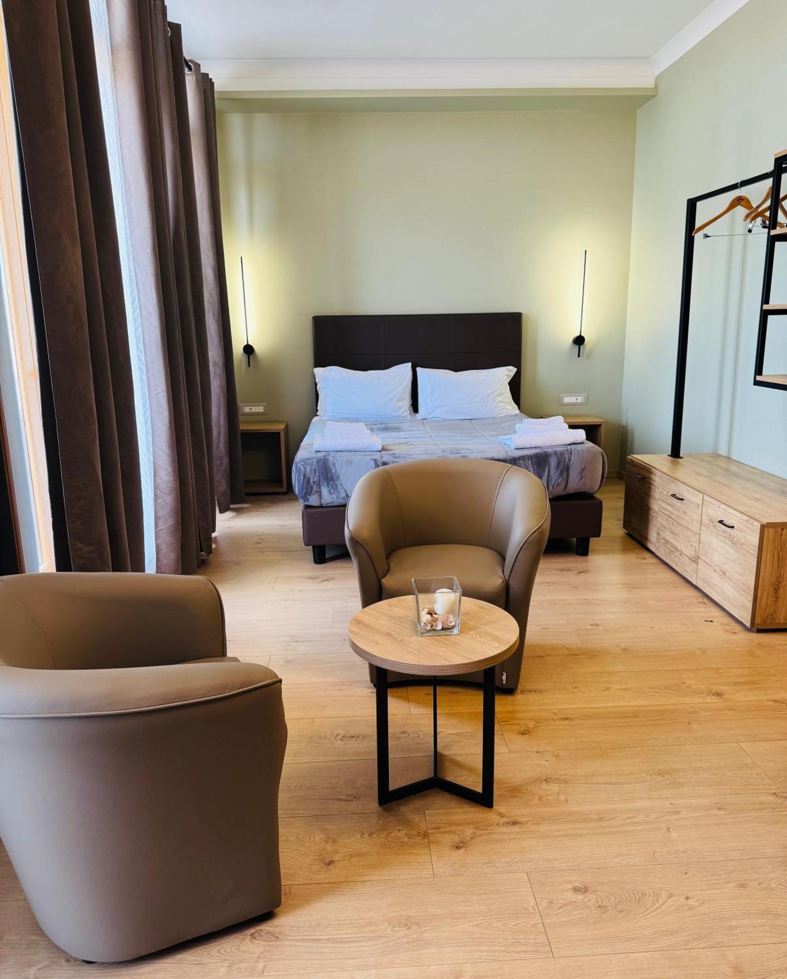 Manhattan Room & Suite 巴里 外观 照片